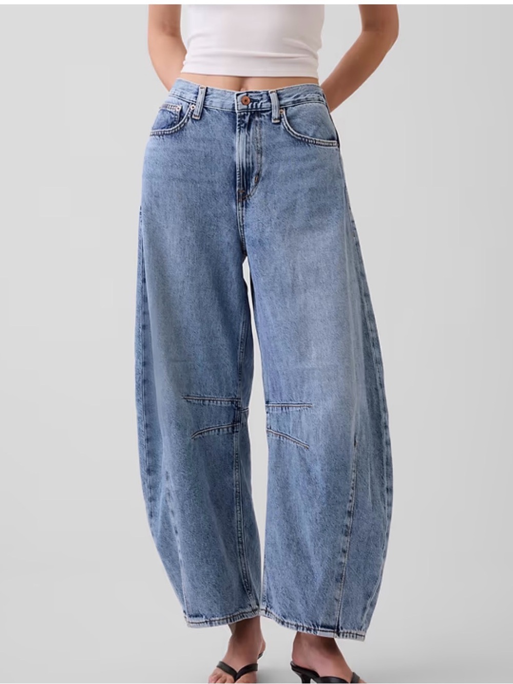 Gap Women’s 30/10 Tall High Rise UltraSoft Horseshoe Barrel Jeans